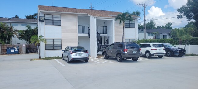 Photo - 3102 W Horatio St Condo Unit 17