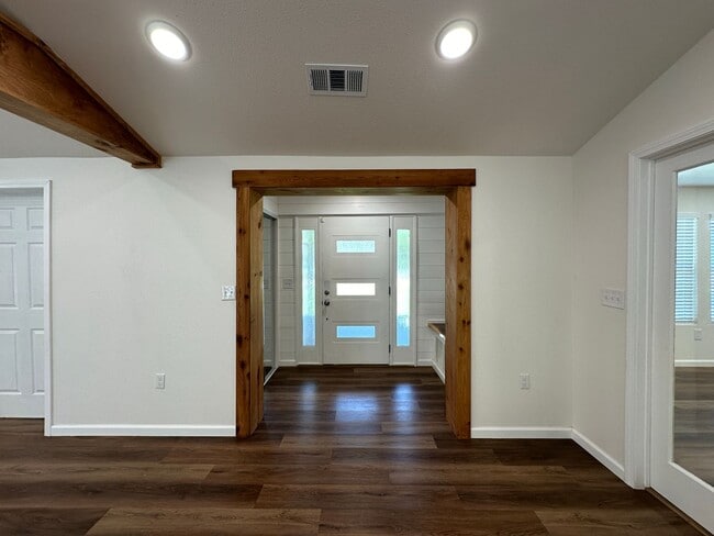 Photo - 865 N Ulmer St