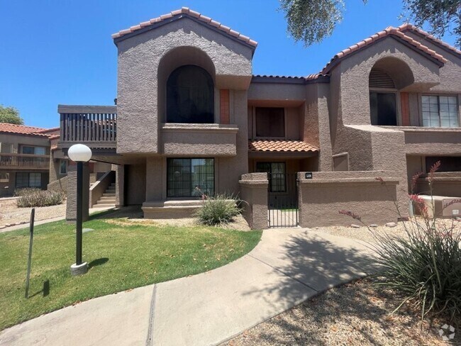 Building Photo - 700 E Mesquite Cir Rental