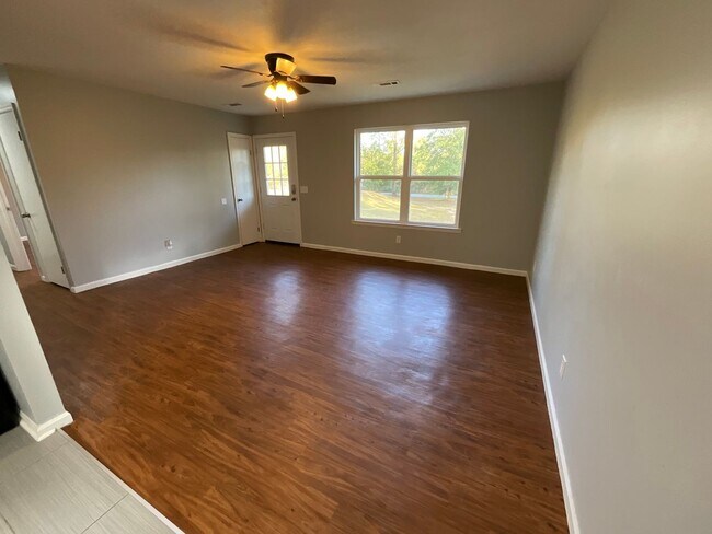 Photo - Adorable 2/1 in Great Location with Lawn Maintenance Included