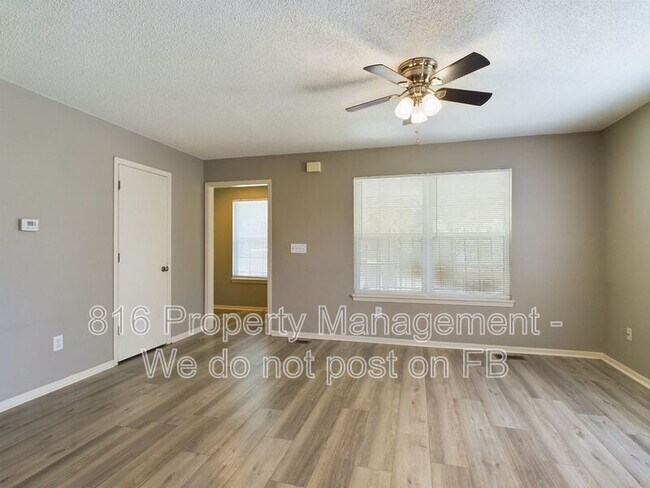 Photo - 2314-2316 Monroe Ave Unit 2316