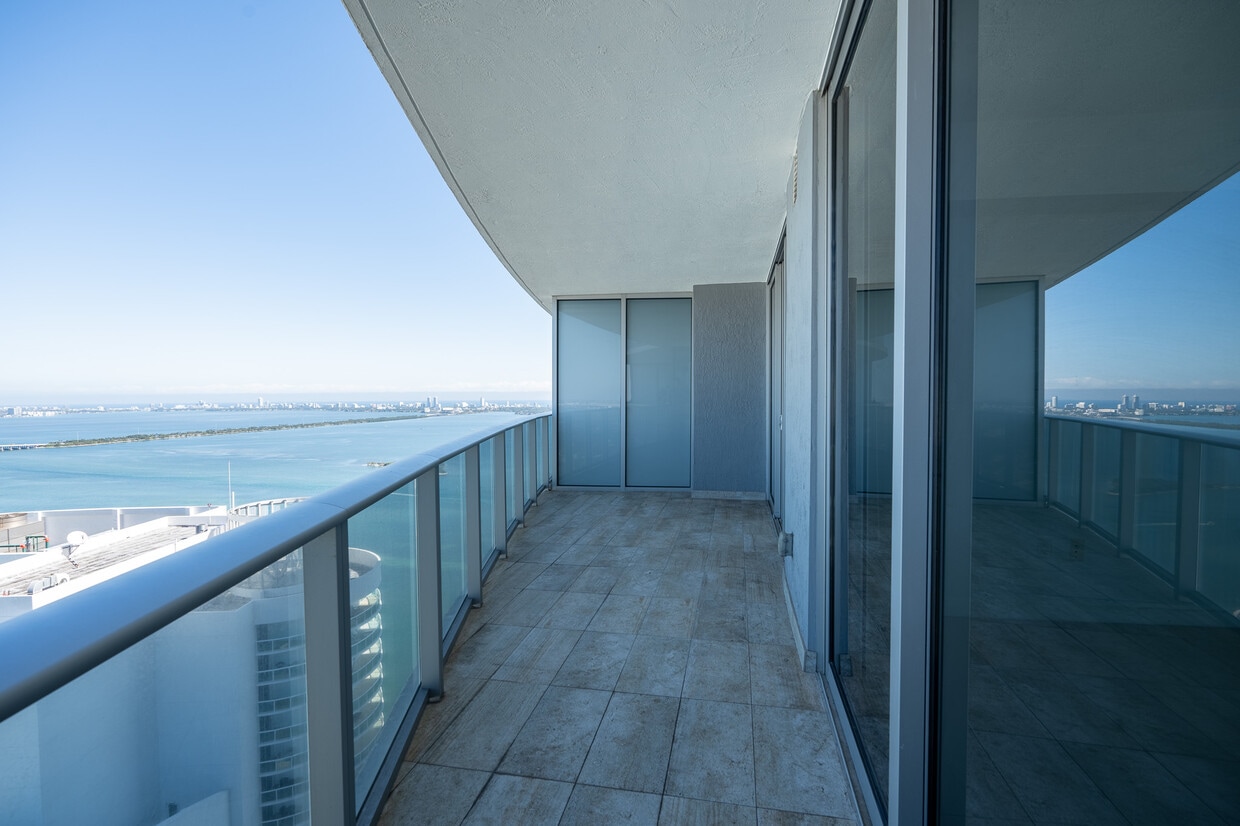Photo - 488 NE 18th St (Miami, FL)