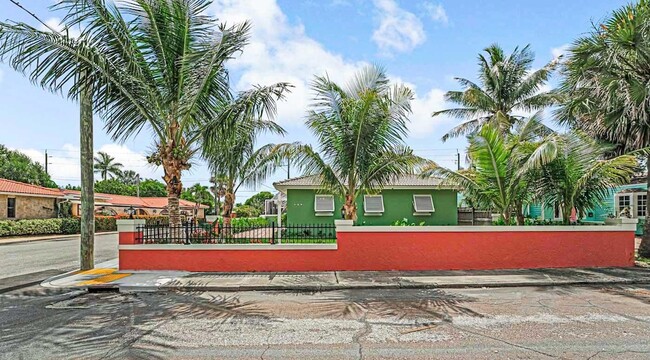 Photo - 532 N Palmway