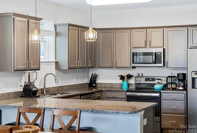 Photo - 70 Shiloh Rd