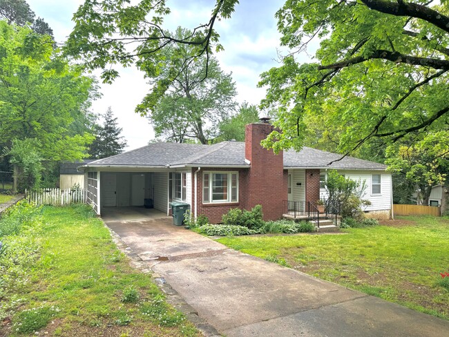 Building Photo - 305 E North St Rental