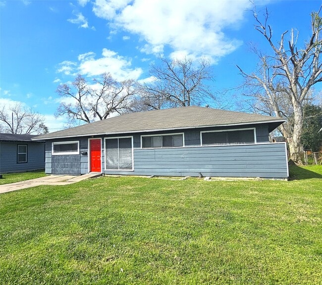 Photo - 5935 Beldart St