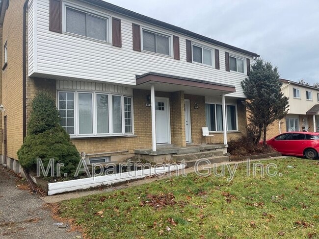 Photo - 161 Weber St N