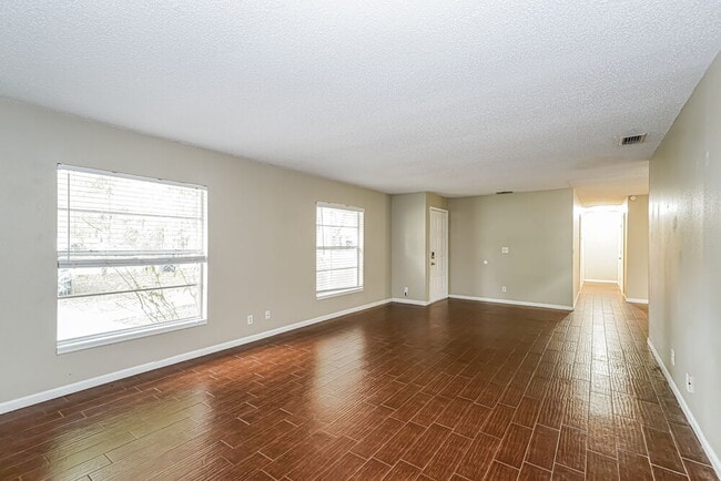 Photo - 3804 Hill N Dale Pl