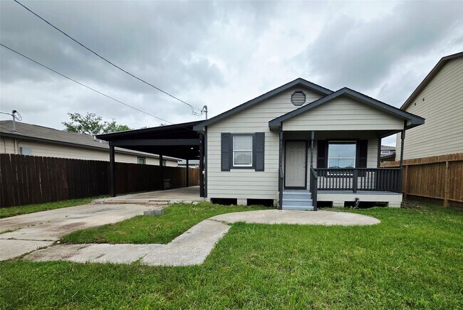 Photo - 9713 Yuma St