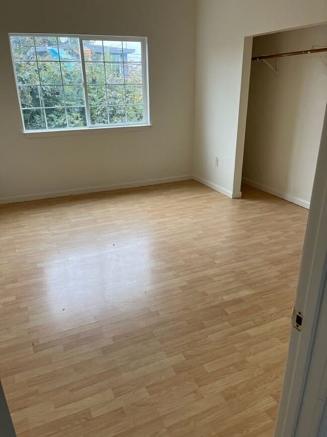Photo - 870 32nd St Unit #B