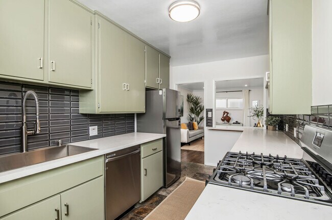 Photo - 2115 Ocean Park Blvd