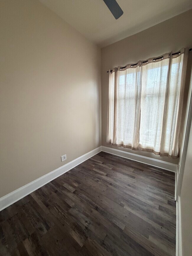Photo - 1102 N California Ave Unit 2F