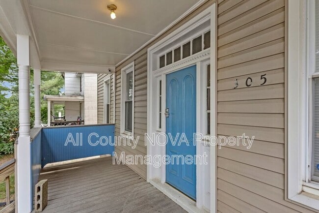 Photo - 305 9th St Unit 2