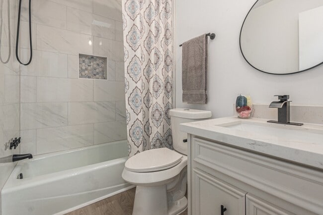 Building Photo - 4334 Lake Grove Dr