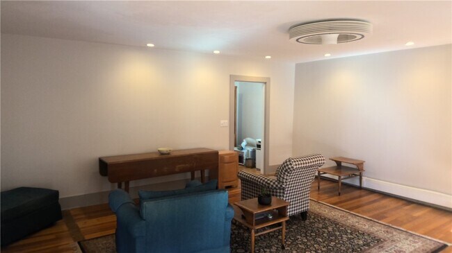 Photo - 64 Shethar St