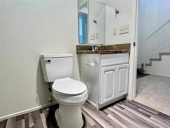 Photo - 430 4th St SE