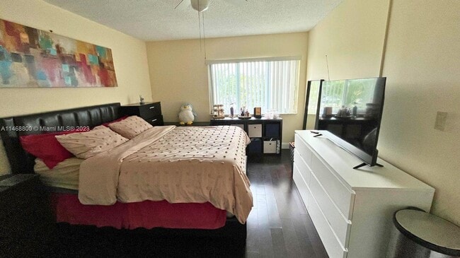 Photo - 100 Lakeview Dr Unit LAKE VIEW CONDOS
