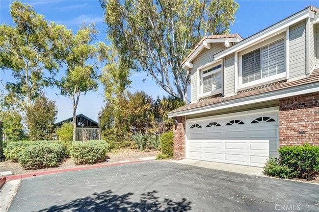 Building Photo - 13635 Almond St Rental