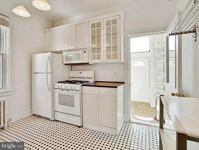 Photo - 426 Shepherd St NW