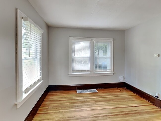 Photo - 2504 E 42nd St