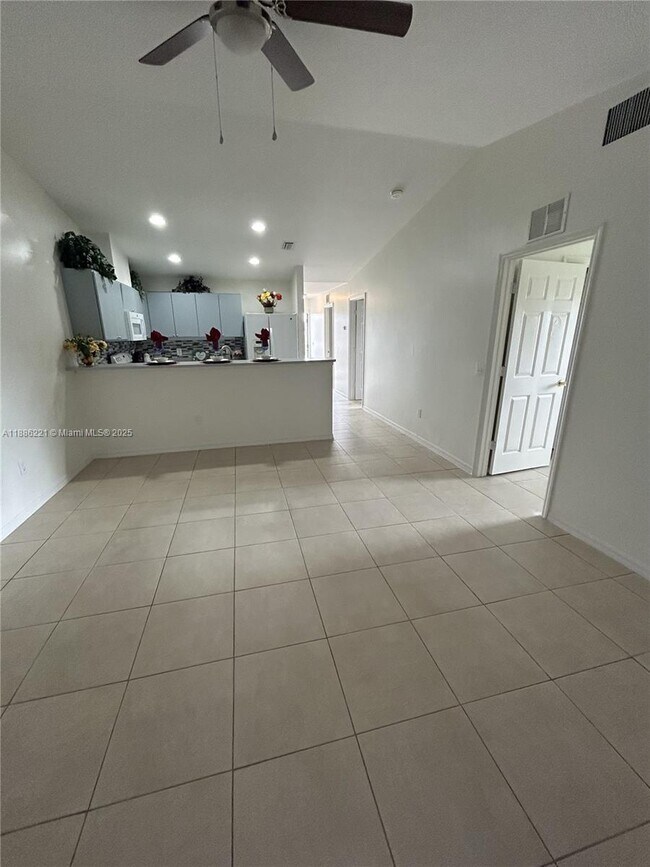 Photo - 2422 Vernon Ave S Unit 2422