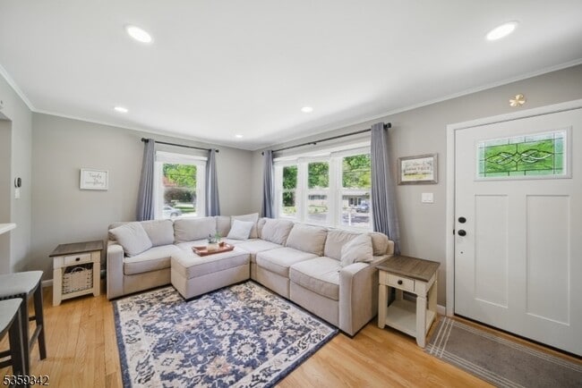 Photo - 22 Beaver Brook Ln