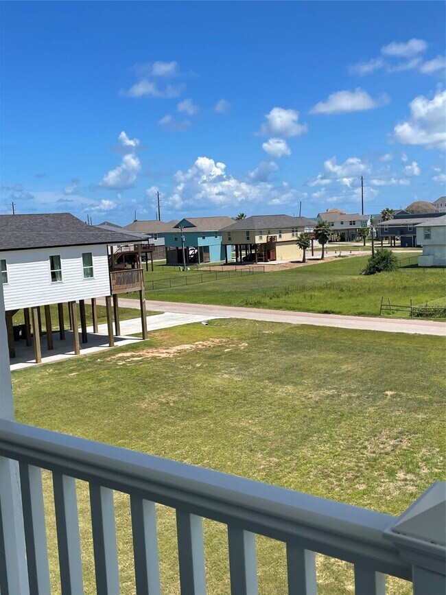 Photo - 22903 Miramar Dr