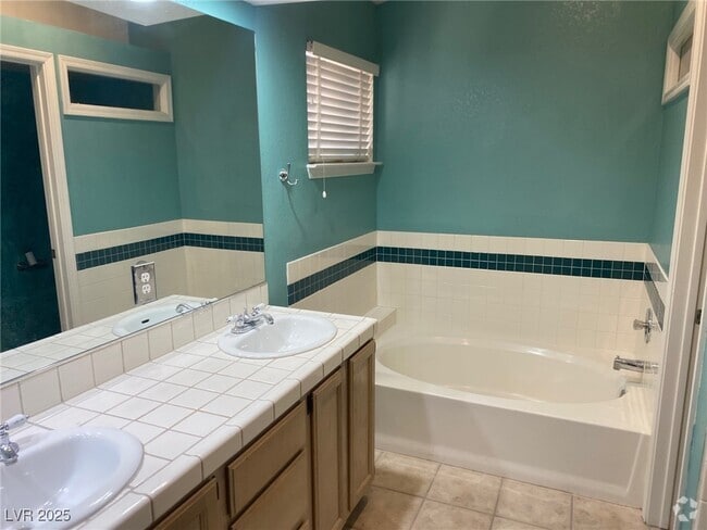 Building Photo - 2437 Rice Flower Cir Rental