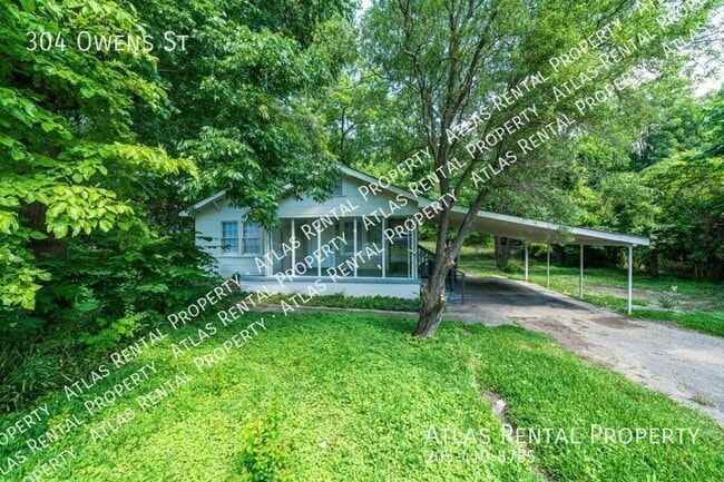 Photo - 304 Owens St
