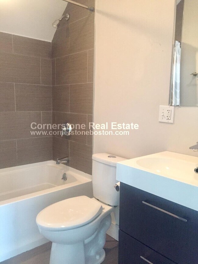 Photo - 24 Washburn St Unidad 3