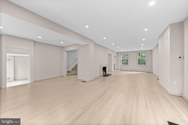 Photo - 1525 35th St NW