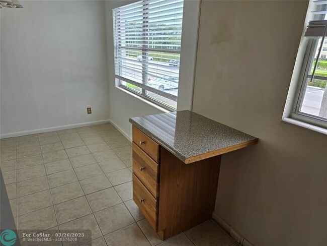 Photo - 99 Fanshaw C Condo Unit 99