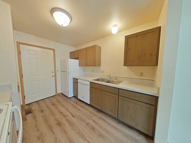 Photo - Beautiful 3 Bedroom 1.5 bath with attached... Unidad A