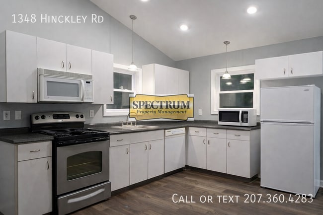 Photo - 1348 Hinckley Rd