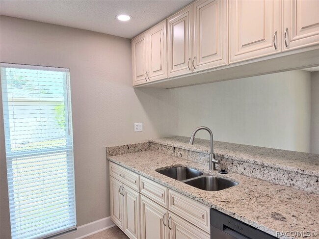 Photo - 11612 W Kingfisher Ct