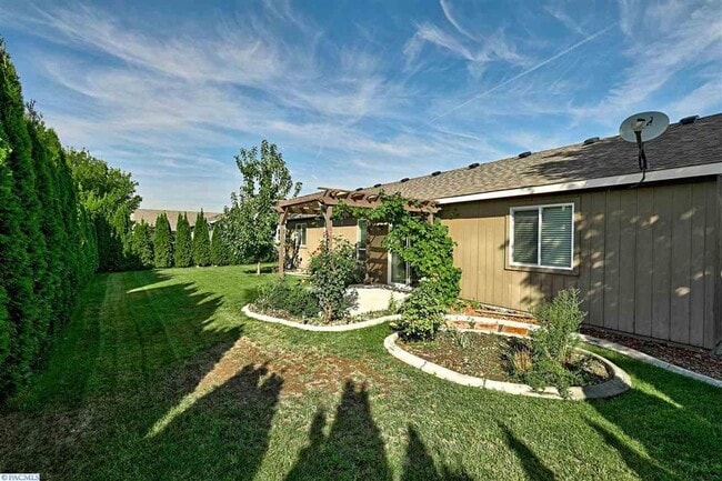 Building Photo - 531 Smoketree pl Rental