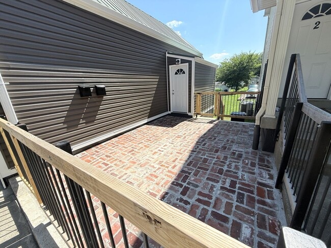 Photo - 1227 Vincennes St