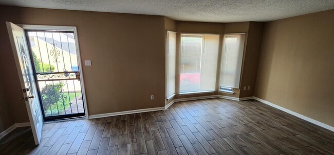 Photo - 5265 Chatfield Dr