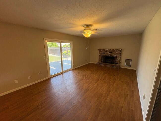 Photo - Charming home available now for rent in Ha...