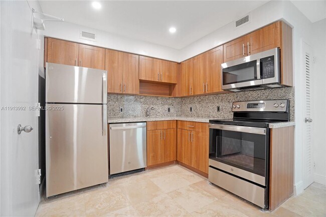 Photo - 5101 Collins Ave Unit 14R