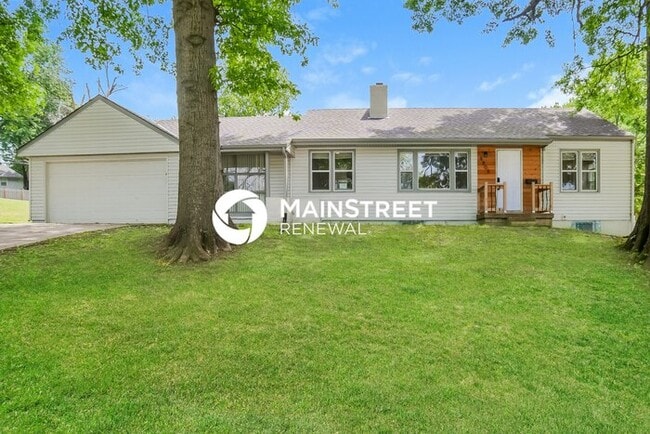Building Photo - 3 Bedroom Pet-Friendly Home in Kansas City, MO with Main Street Renewal