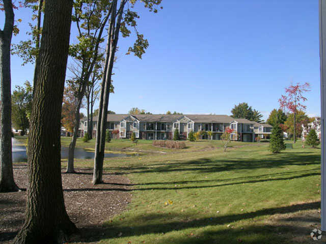 Building Photo - Pinewoods Circle Rental