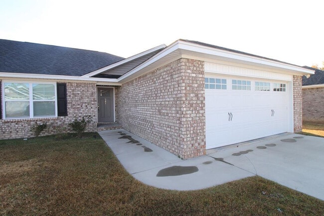 Building Photo - 581 Brushwood Dr