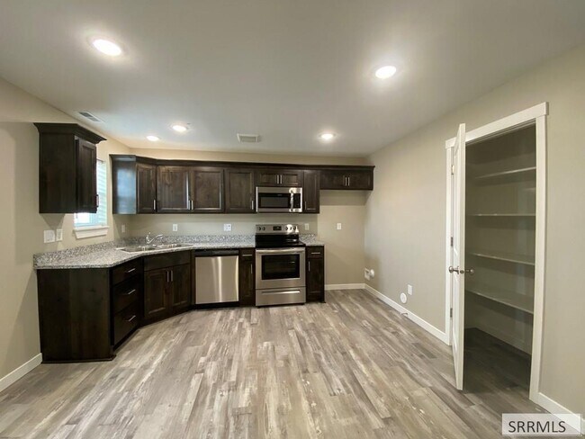 Photo - 564 Trails End