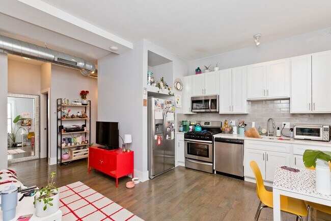 Photo - 1715 S Carpenter St