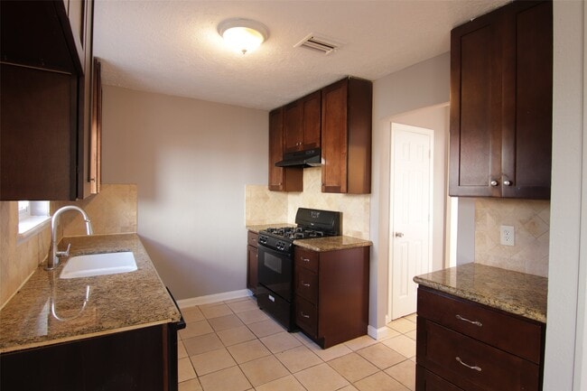 Photo - 11722 Sandstone St