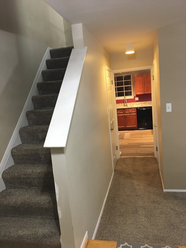 Building Photo - 9415 Riverbrink Ct