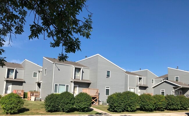 Photo - Churchill Apartments