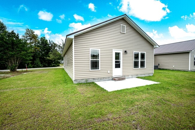 Photo - 128 MacDonald Blvd