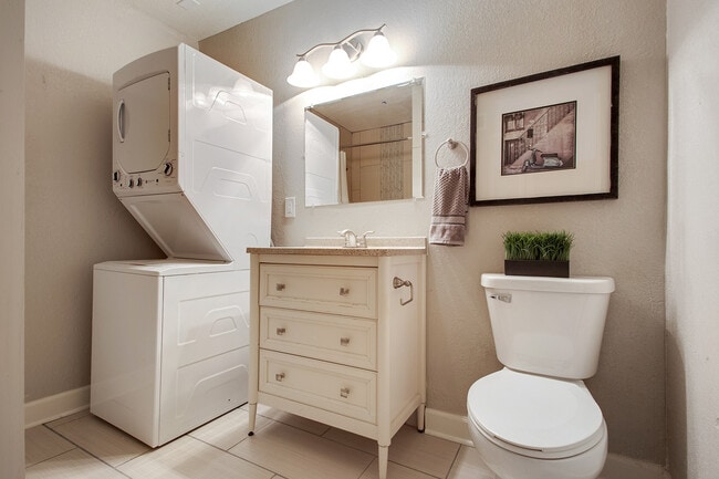 Photo - 3531 Gillham Rd Unit 10